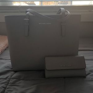 Micheal Kors Purse and Wallet set